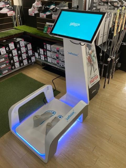 足形計測機　safesize  あります