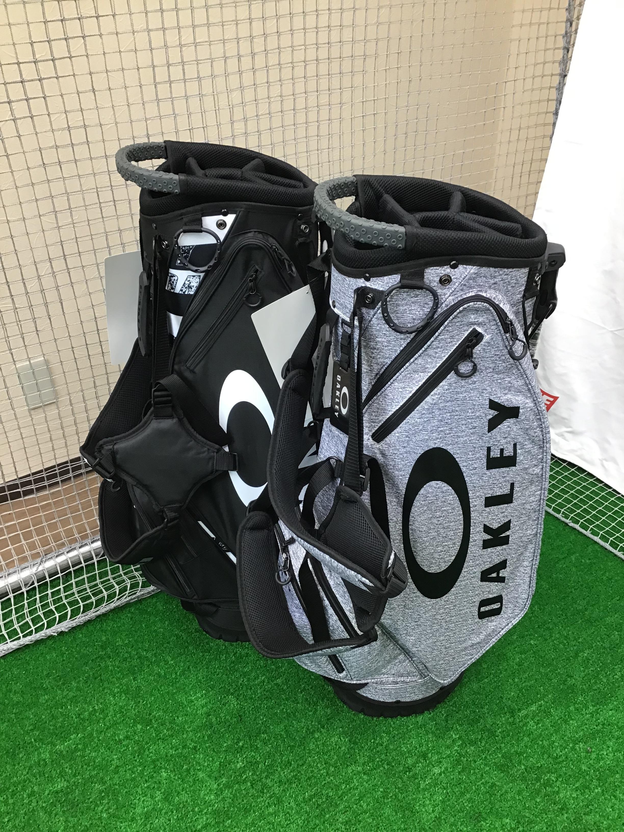 大人気OAKLEYキャディーバック