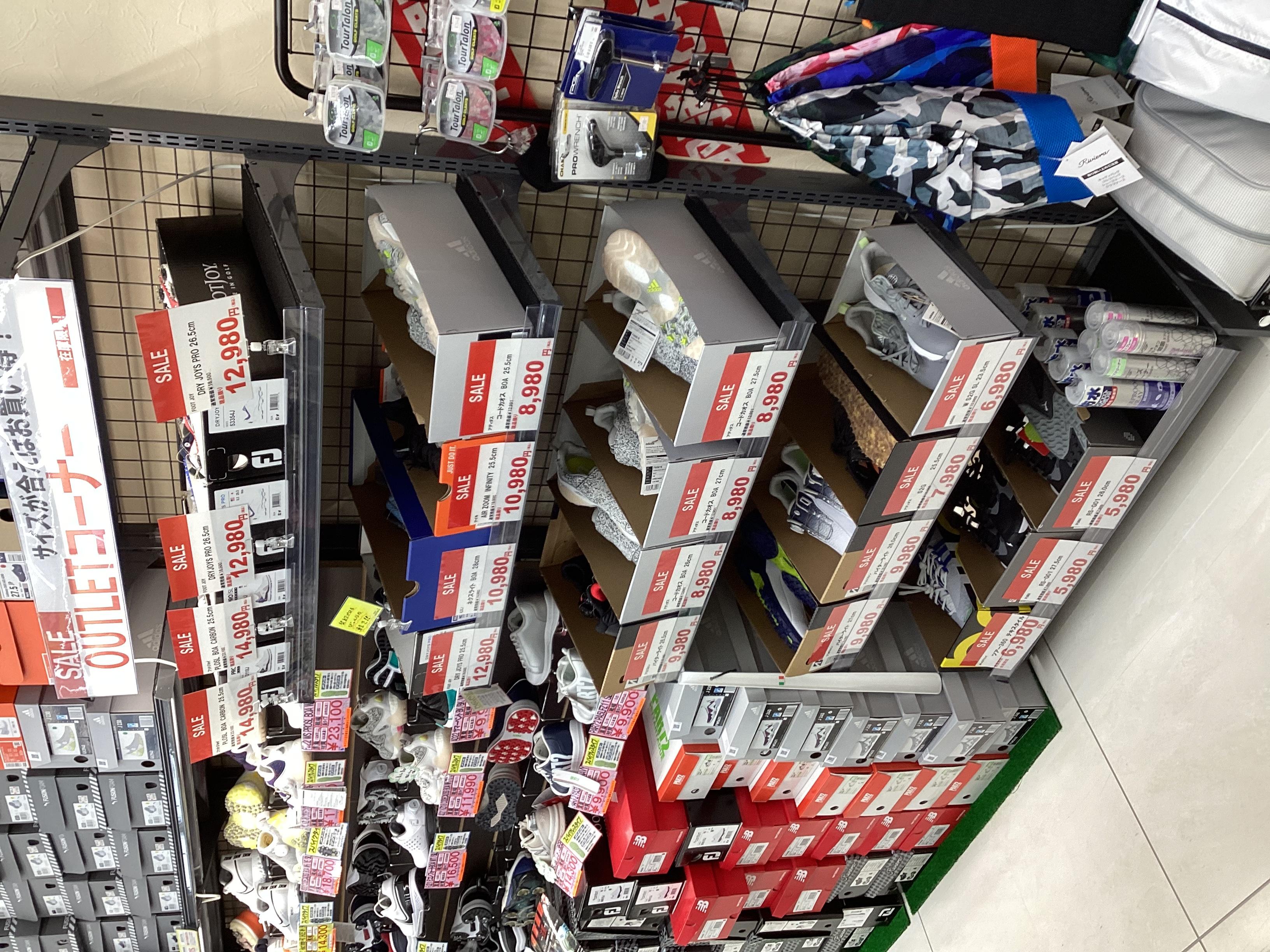 シューズOUTLETセール開催中！！