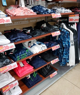 ウェアのセールが徐々にスタート！