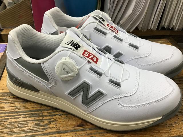シューズが入荷しました。