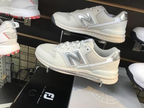 ニューバランスレディースシューズ入荷しました