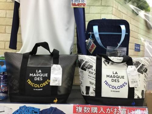 ラウンドポーチ入荷しました(o^―^o)