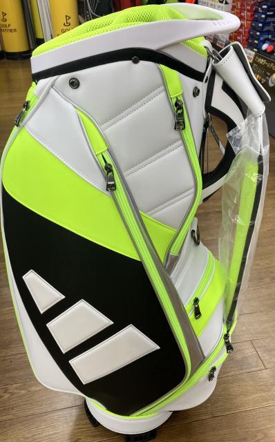 ゴルフ場で目立つバックの新登場！！