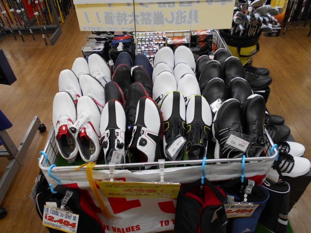 シューズ早い者勝ち(*^^)v