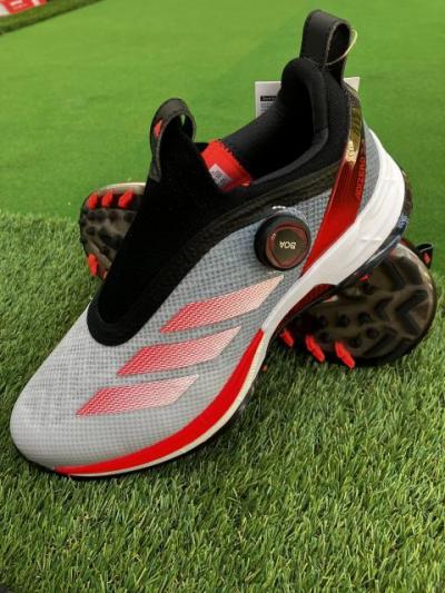 三　ADIZERO　三