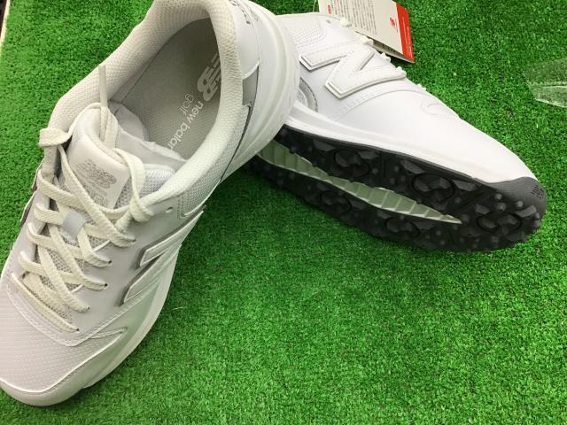 ニューバランスのシューズ入荷しました