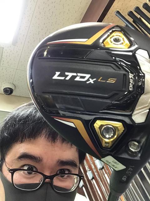 暑くて溶けそうです。。。