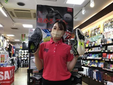 adidasシューズ　新色入荷しました♪
